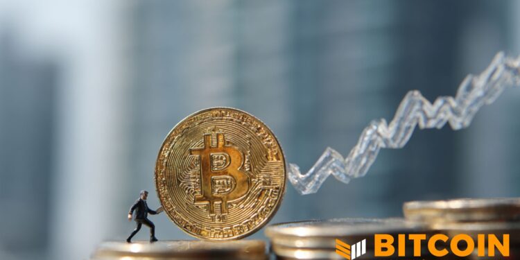 Bitcoin Faces Selling Above $70K, Wall Street Looks Bullish