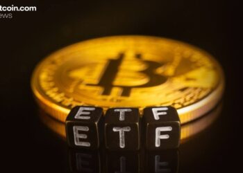 Bitcoin ETFs Lose $1.26B as XRP and HYPE Funds Attract Fresh Inflows