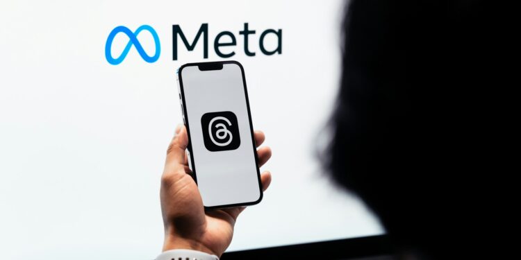 Meta’s 2026 Stablecoin Push Faces Warren Scrutiny Over Risks