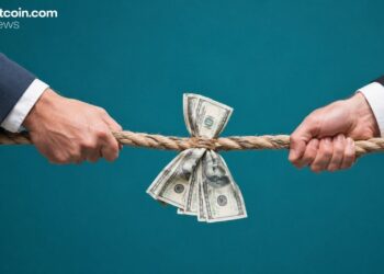 Strategy Holds 843,738 BTC vs Blackrock’s 817,138 as the Race to a Million Bitcoin Intensifies