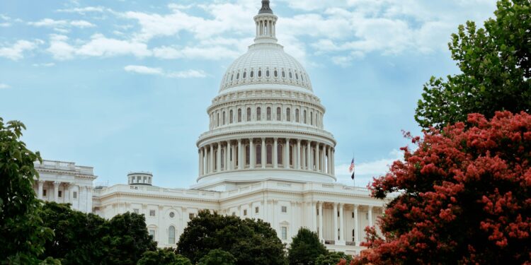 Senators Press For ‘Fair’ Crypto Capital Rules In New Letter