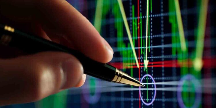 12 Altcoins Flash Accumulation Signals as 6 Others See Exchange Inflows