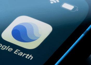 Google Earth’s Hidden Flight Simulator Is Now Playable in Web Browsers