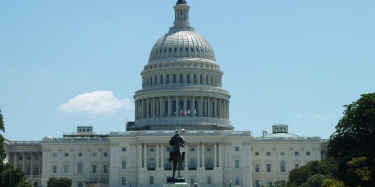 Senator Lummis Pushes For CLARITY Act Vote Before Recess