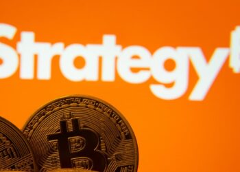 100x Reversal? Strategy May Have Bought 3,200 BTC After Bitcoin Sale, Standard Chartered Says