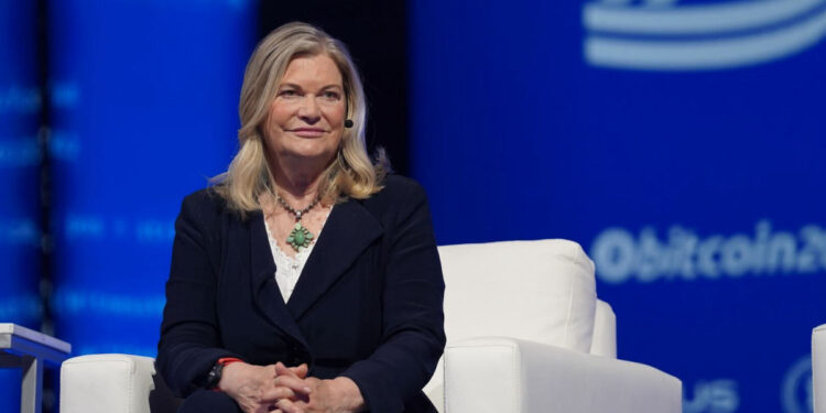 ‘Bitcoin Senator’ Blasts Democrats For Stalling Clarity Act