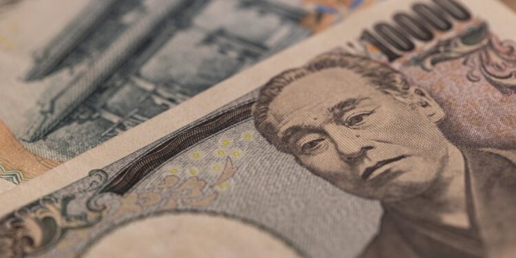 Why Bitfinex Is Warning Investors About the Yen Carry Trade