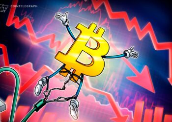 Bitcoin Slips From Weekly Close Target In Drop To $62,500