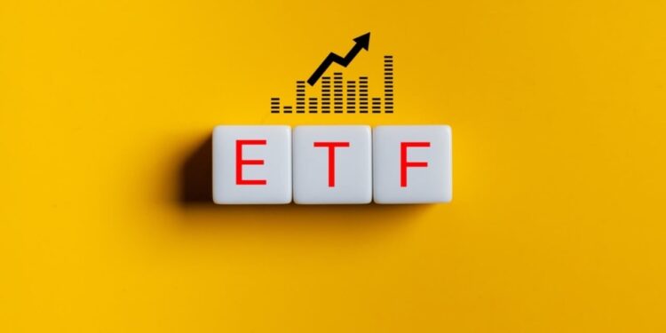 Bitcoin, Ether ETFs Pull in $827 Million as Crypto Rally Spreads