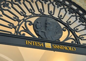 Intesa Sanpaolo Cuts BTC ETF Stake by 94%, Triples Staked ETH Position