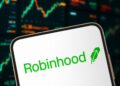 Robinhood Chain Hits Record $875M DEX Volume as Tokenized Stocks Surge