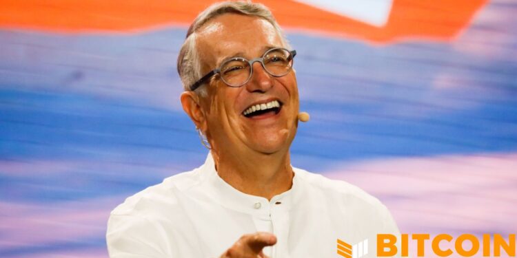 Billionaire Ricardo Salinas Tells People To Escape Fiat