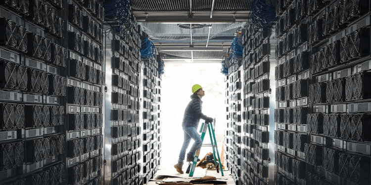 Bitcoin Hashrate Enters First Bear Market as AI Pulls Miners Away