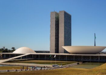 Brazil Bans Online Betting Before Election, Keeps $492M in Licensing Fees