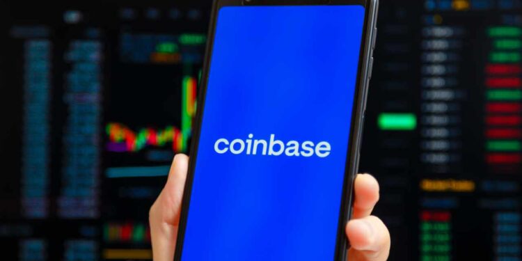 Fake Coinbase Texts Led to $900K Bitcoin Theft, US Seeks Seized Crypto