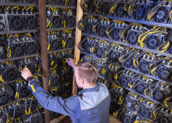 Zcash Price Spike Fuels Massive Mining Profits and Hashrate Boom