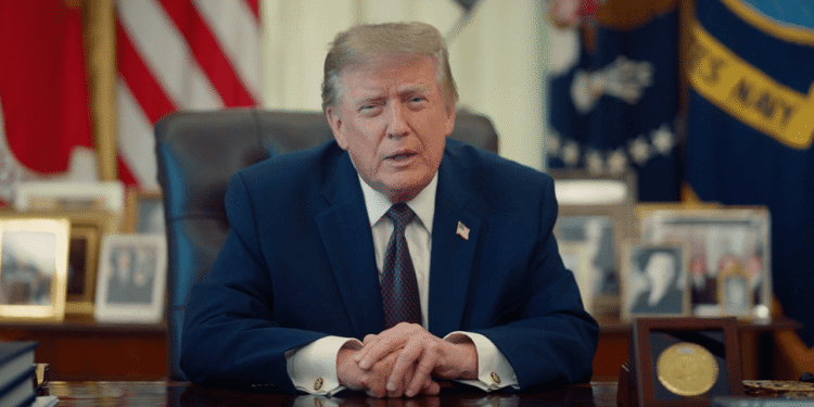 Trump Dangles $5,000 Checks in $1.2 Trillion Midterm Stimulus Gamble